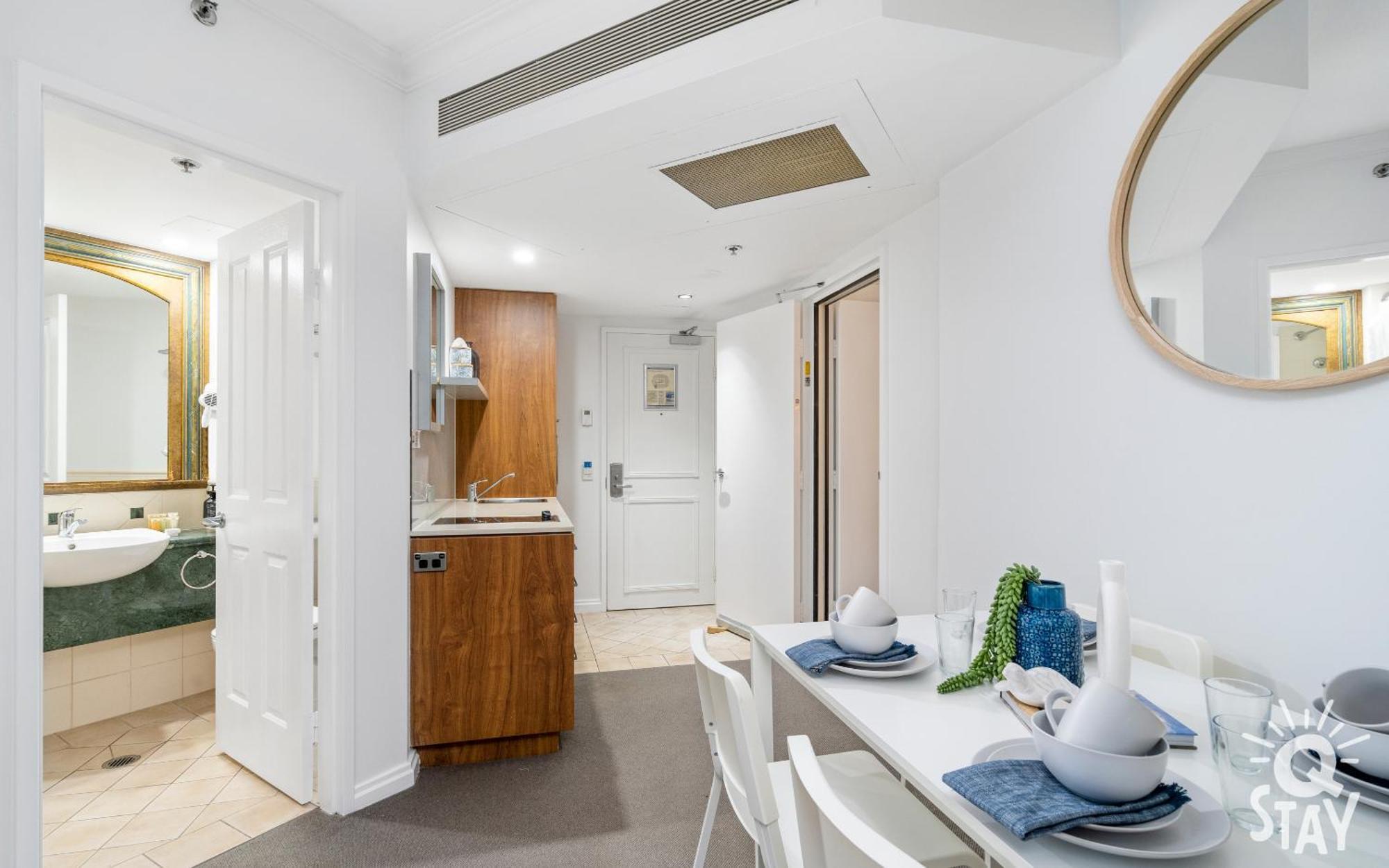 Legends Surfers Paradise Mid Week Madness Deal - Q Stay Gold Coast Exterior photo